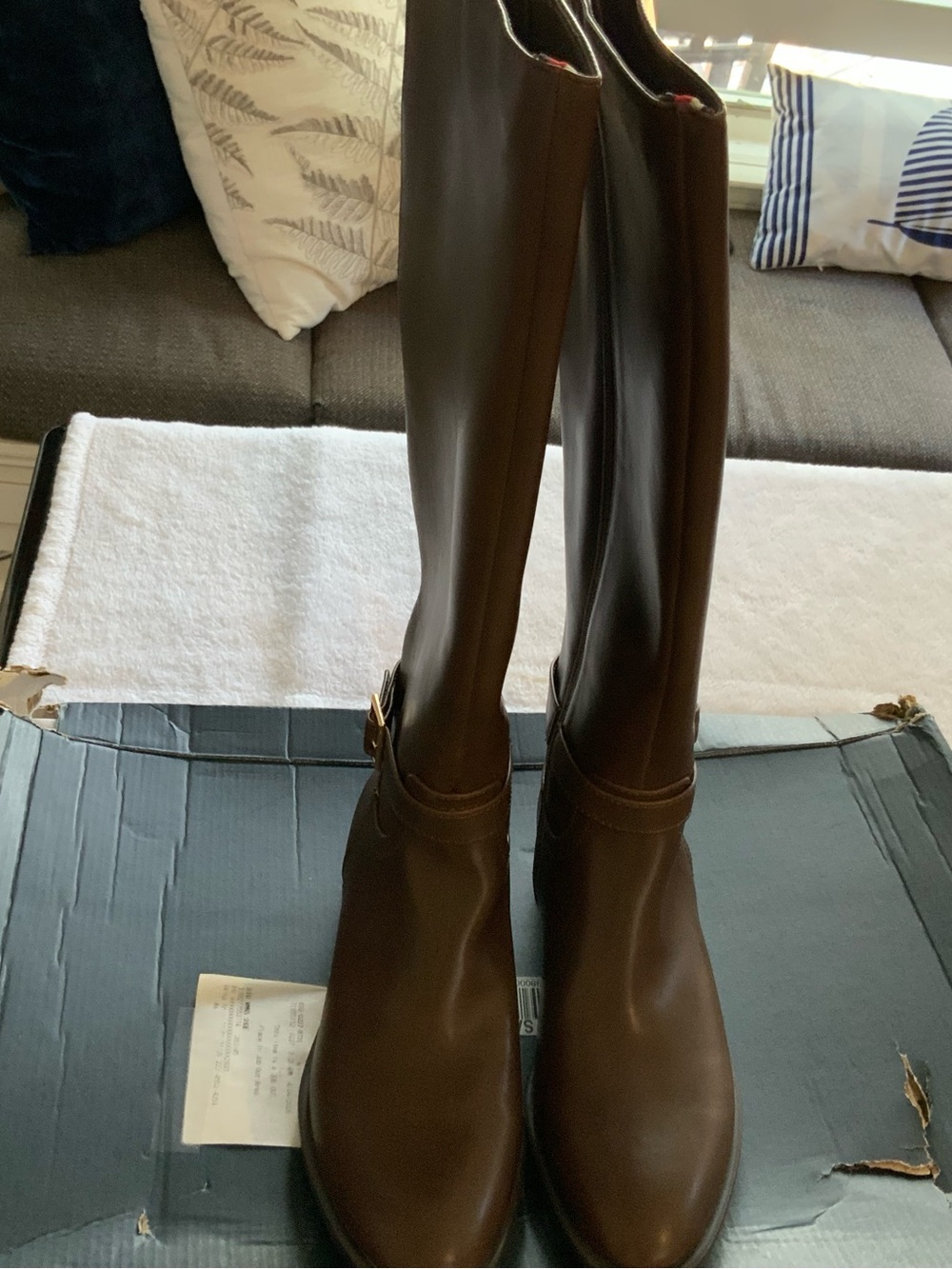 Tommy Hilfiger brown Leather Women's Riding Boots new size 6 sku 3354
